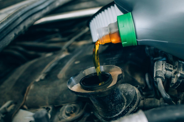 Как автолюбителям и бизнесу выбрать качественные смазочные материалы Как автолюбителям и бизнесу выбрать качественные смазочные материалы