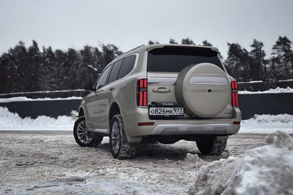 Танк на батарейках: тест-драйв Tank 500 Hi-Charge