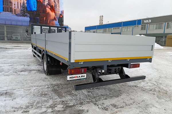 Пневмоподвеска, полезные мелочи и тотальная локализация: тест-драйв грузовика Валдай 12