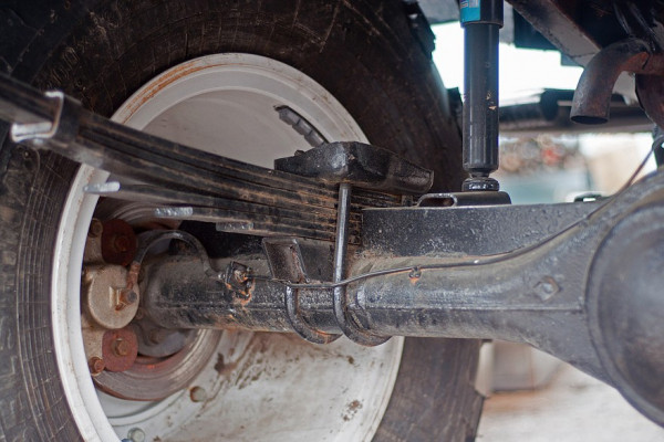 Разгруженные и полуразгруженные полуоси: особенности конструкции и обслуживания