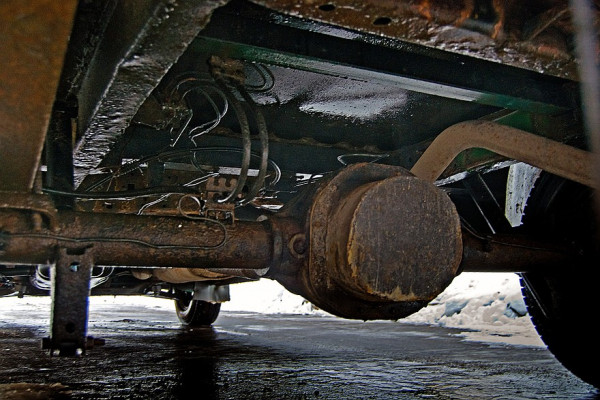 Разгруженные и полуразгруженные полуоси: особенности конструкции и обслуживания