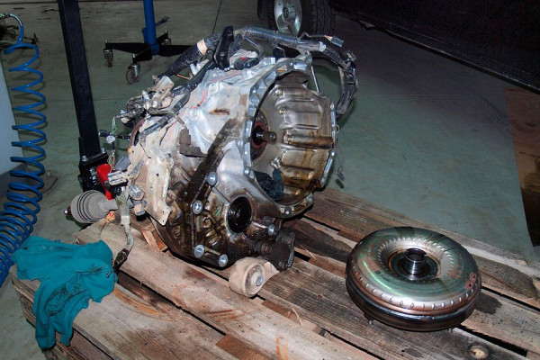 Шума много, толку мало: симптомы, причины и способы устранения пробуксовки автомата