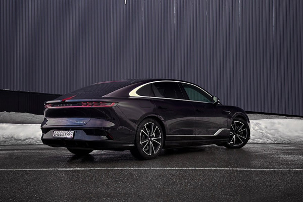 Страсть вернулась с бензобаком: тест-драйв Voyah Passion Страсть вернулась с бензобаком: тест-драйв Voyah Passion