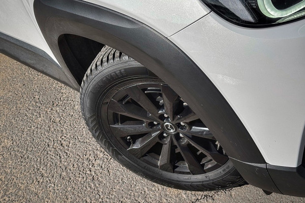 Для тех, кто устал от бесконечных настроек: тест-драйв Mazda CX-50