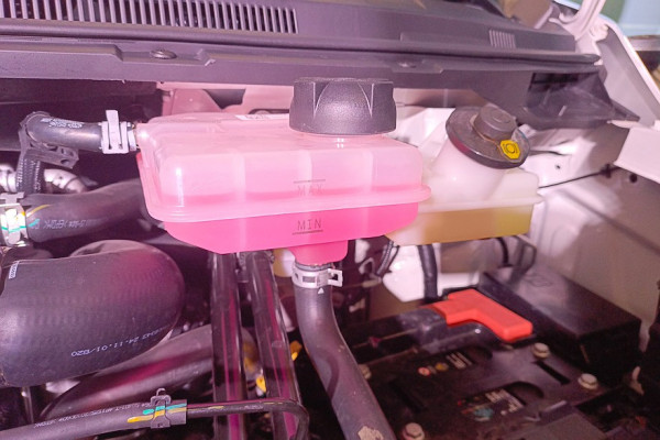 Эксперты рассказали, как часто менять антифриз