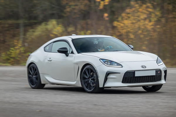 Хачироку с привкусом Subaru: опыт владения Toyota GR86